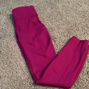 Lululemon Athletica Magenta Cropped Leggings with Side Pockets inseam 25”